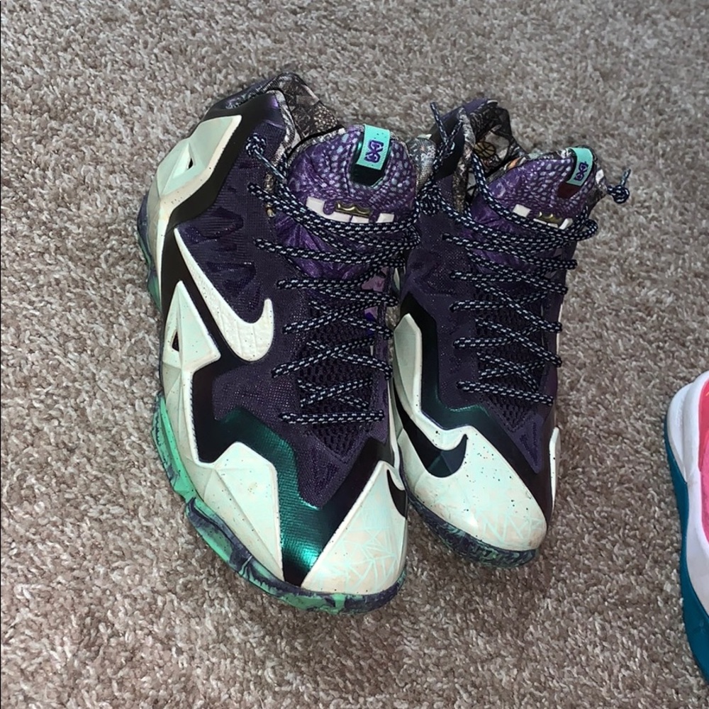 Nike LeBron 11 GS ‘Gumbo League’ size 5/6.5 WMN